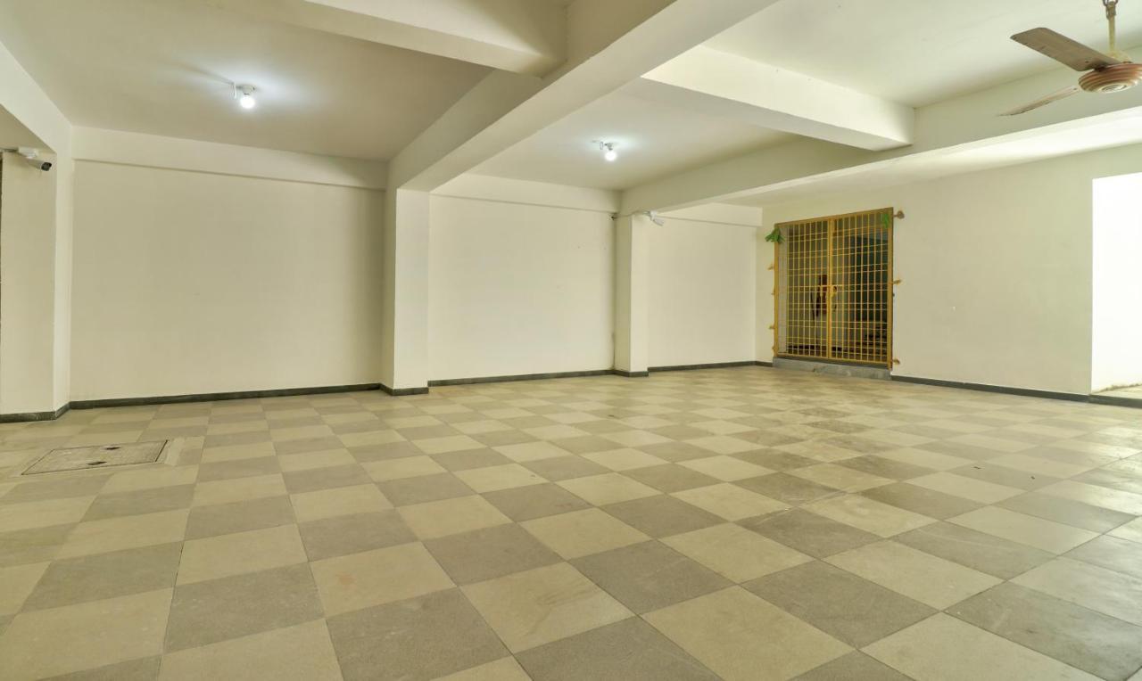 Treebo Sriz Cozy Seethamadhara Visakhapatnam Buitenkant foto
