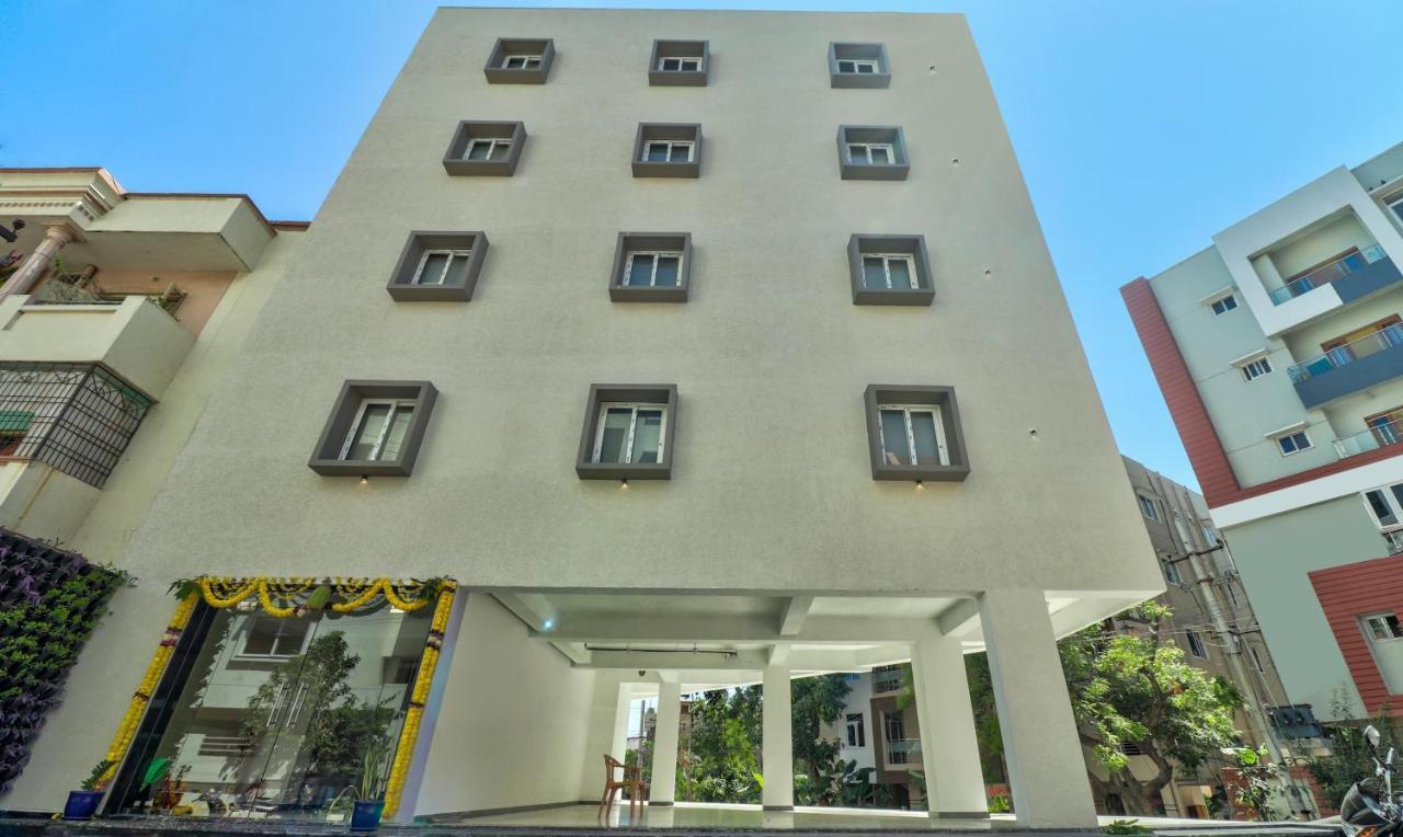 Treebo Sriz Cozy Seethamadhara Visakhapatnam Buitenkant foto