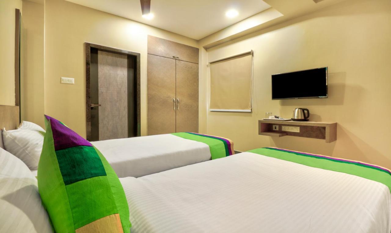 Treebo Sriz Cozy Seethamadhara Visakhapatnam Buitenkant foto