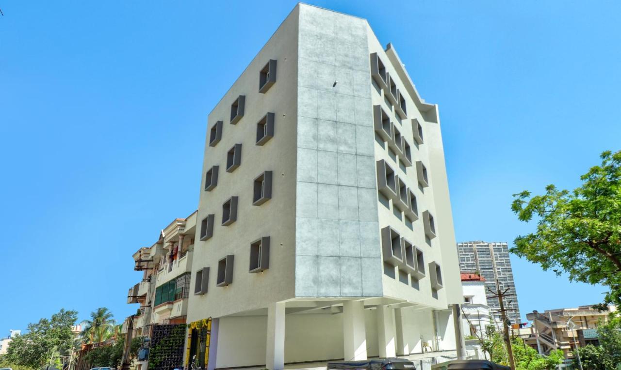 Treebo Sriz Cozy Seethamadhara Visakhapatnam Buitenkant foto